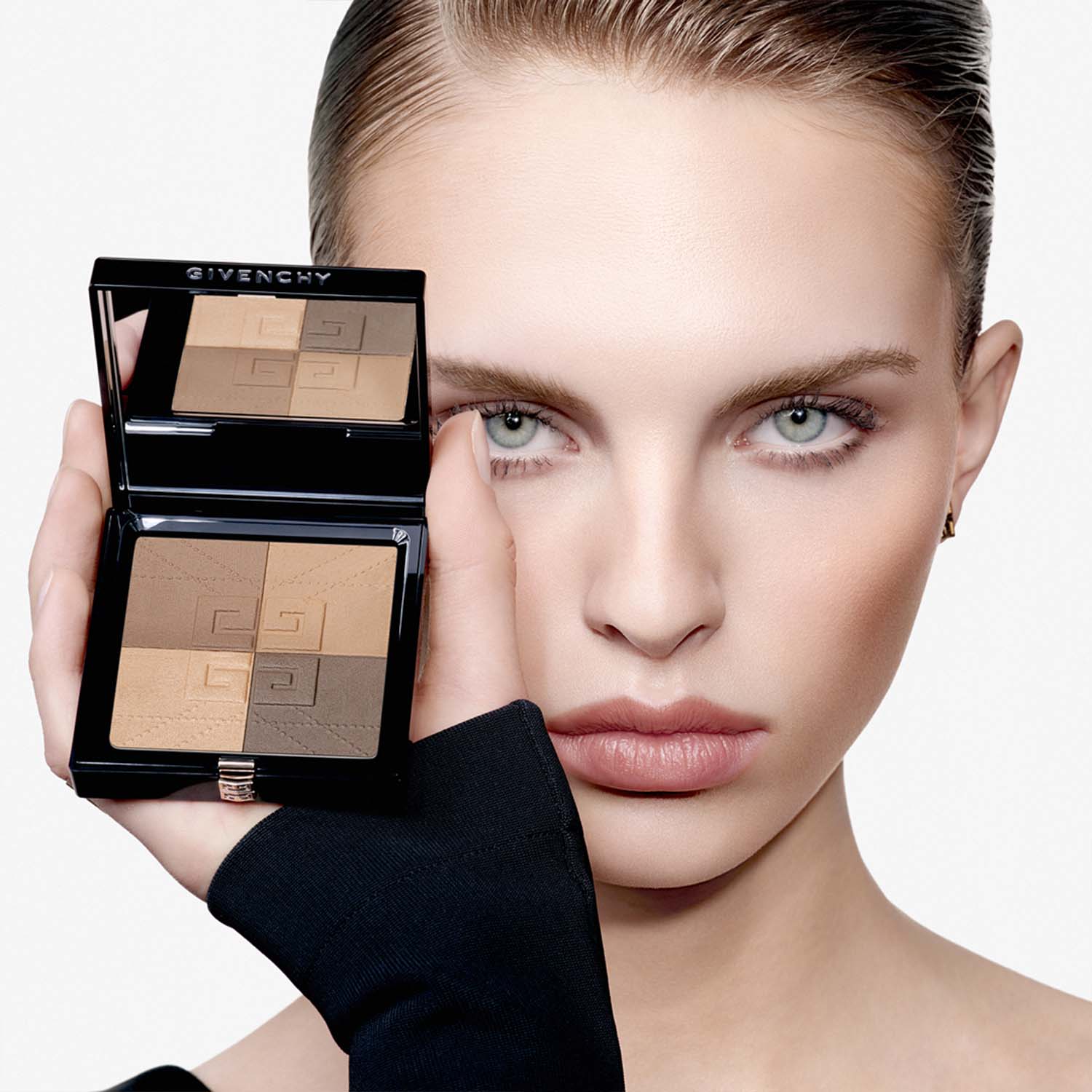 PRISME LIBRE BRONZER  POWDER 4 TONOS POLVO BRONCEADOR FIJADOR MATIFICANTE Y DIFUMINADOR (POLVO BRONCEADOR PARA ROSTRO)